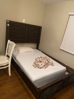 Queen Solid Wood Bed