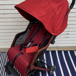 Diono Traverze Compact Stroller in red Linear