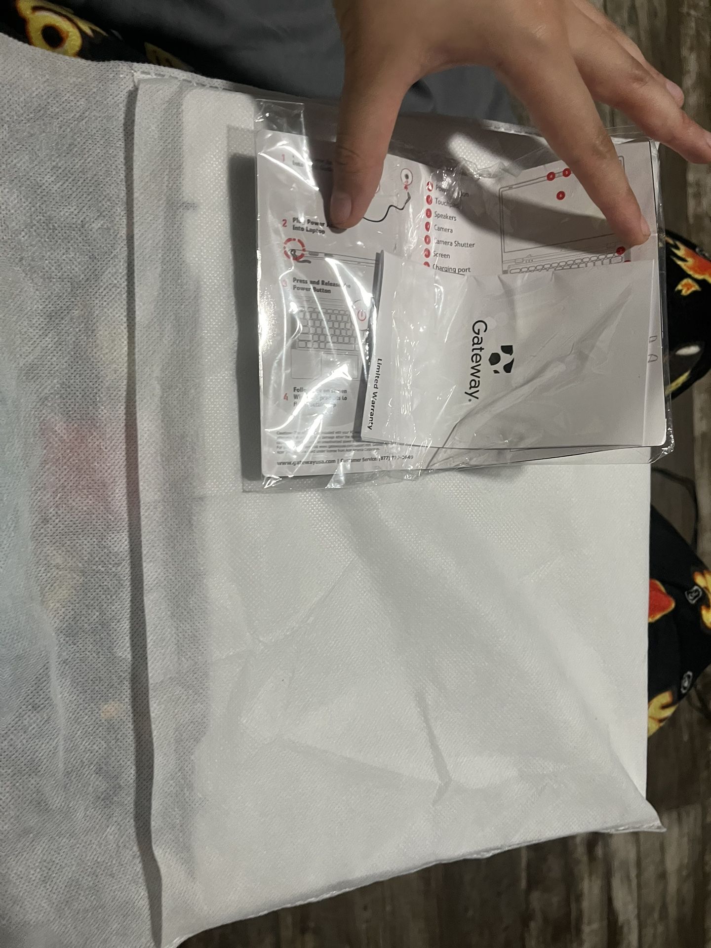 14.1 Ultra Slim Notebook Windows 11 (Locked)