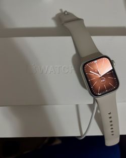 Apple Watch Series 9 Starlight - Like New