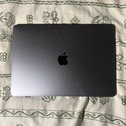 2018 Apple MacBook Pro 13 in w/Touchbar