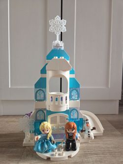 Frozen castle Duplo set