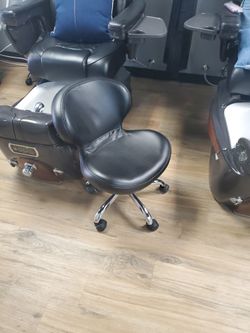 Pedicure Stools Black 2 Available 75 each
