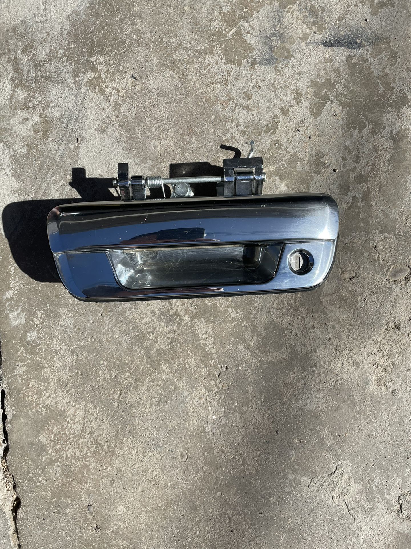 04 Colorado Rear Latch 