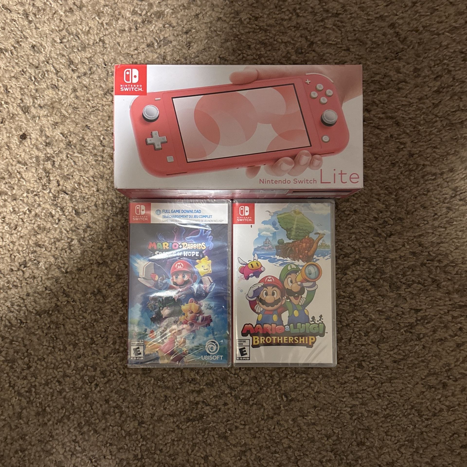 Nintendo Switch Lite +2 Games