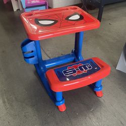 Spider-Man Draw and Play Desk by Delta Children – Includes 10 Markers and Coloring Book, Blue