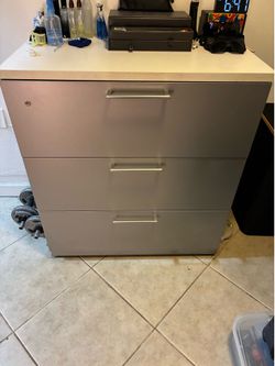 Dresser