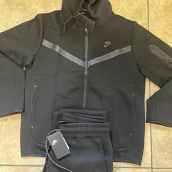 Black Nike Tech Set