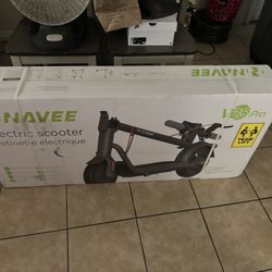 NAVEE   V25   Pro   Electric   Scooter