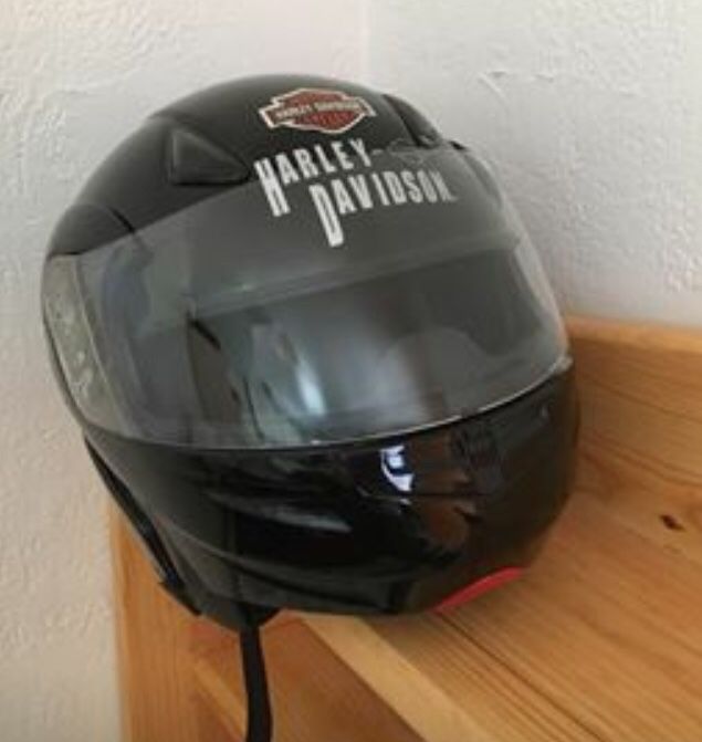 Near new black motorcycle helmet w/2 visors NEVER DROPPED