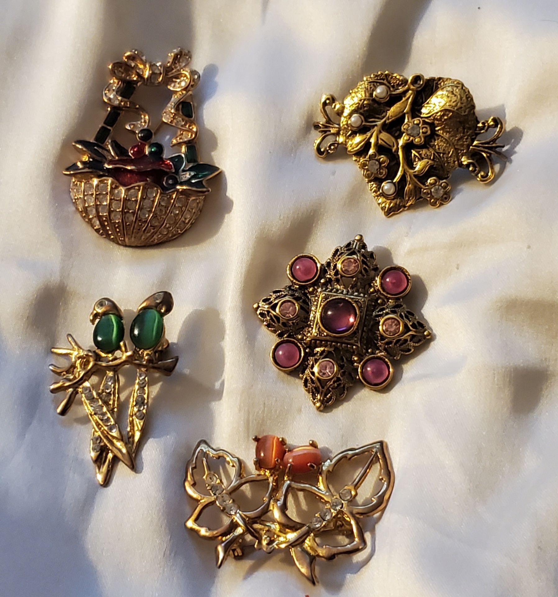 Lot Of Five Vintage Brooches
