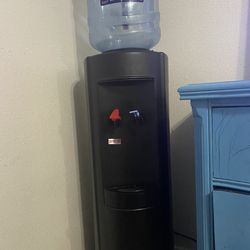 Hot and cold water cooler