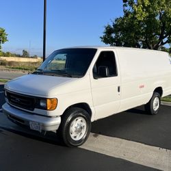 2004 Ford E-350