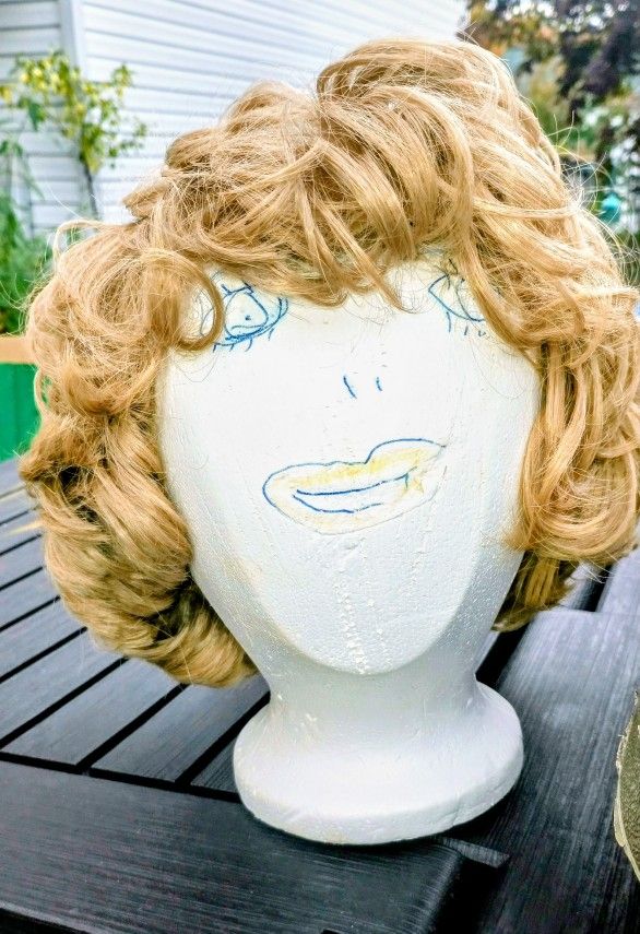 Vintage 1960's Wig - great to wear or perhaps as part of a Halloween costume
