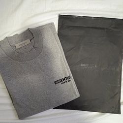 Essential Fear Of God Shirt Size M