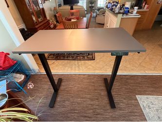 Adjustable Standing Height Desk