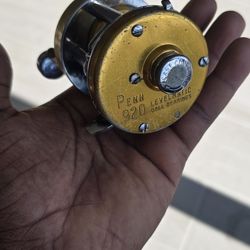 Vintage Penn 920 Levelmatic Fishing Reel Baitcasting Gold Ball Bearing USA