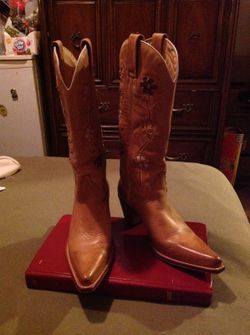 Sendra cowgirl boots with flowers