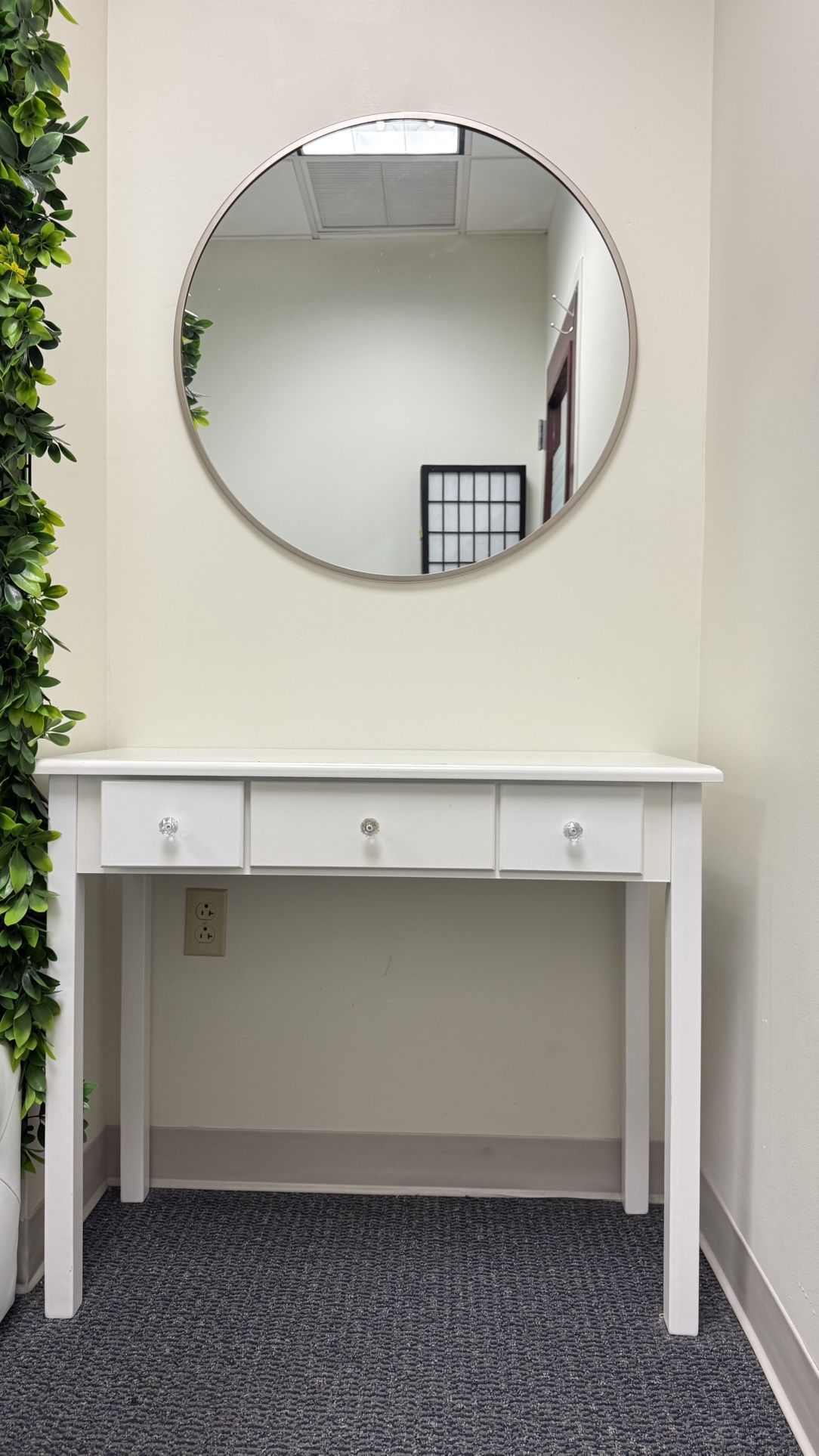 White Vanity / Desk — Like New!