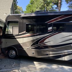 2011 Challenger  34’ motorhome
