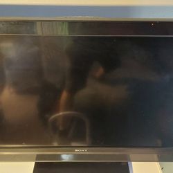 Sony Bravia KDL46V3000 46" TV With Streaming Device