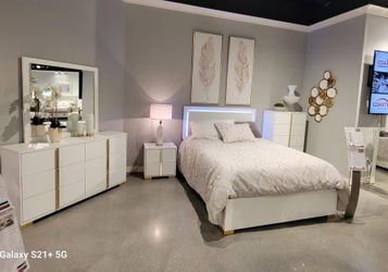 Vendo set de cuarto Quenn
