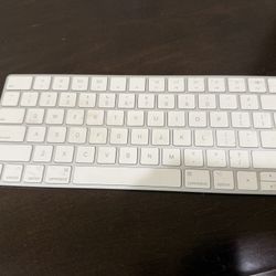 Apple Keyboard 
