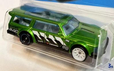  Hot Wheels Super Treasure Hunt Green Volvo 240 Drift Wagon W/Protector 