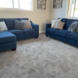 Large Blue Sectional W Movable Chaise And Couch 