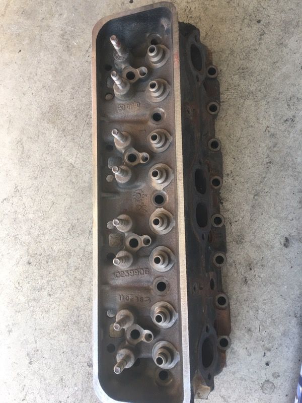 EQ 906 vortec racing heads. Comes with guide plates and screw in studs for  Sale in Hoquiam, WA - OfferUp