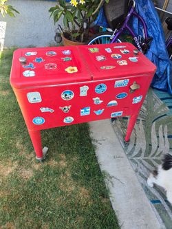Ice chest cooler