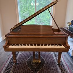Steinway Model M Grand Piano (5ft 7in) w/ Cover - Satin Walnut