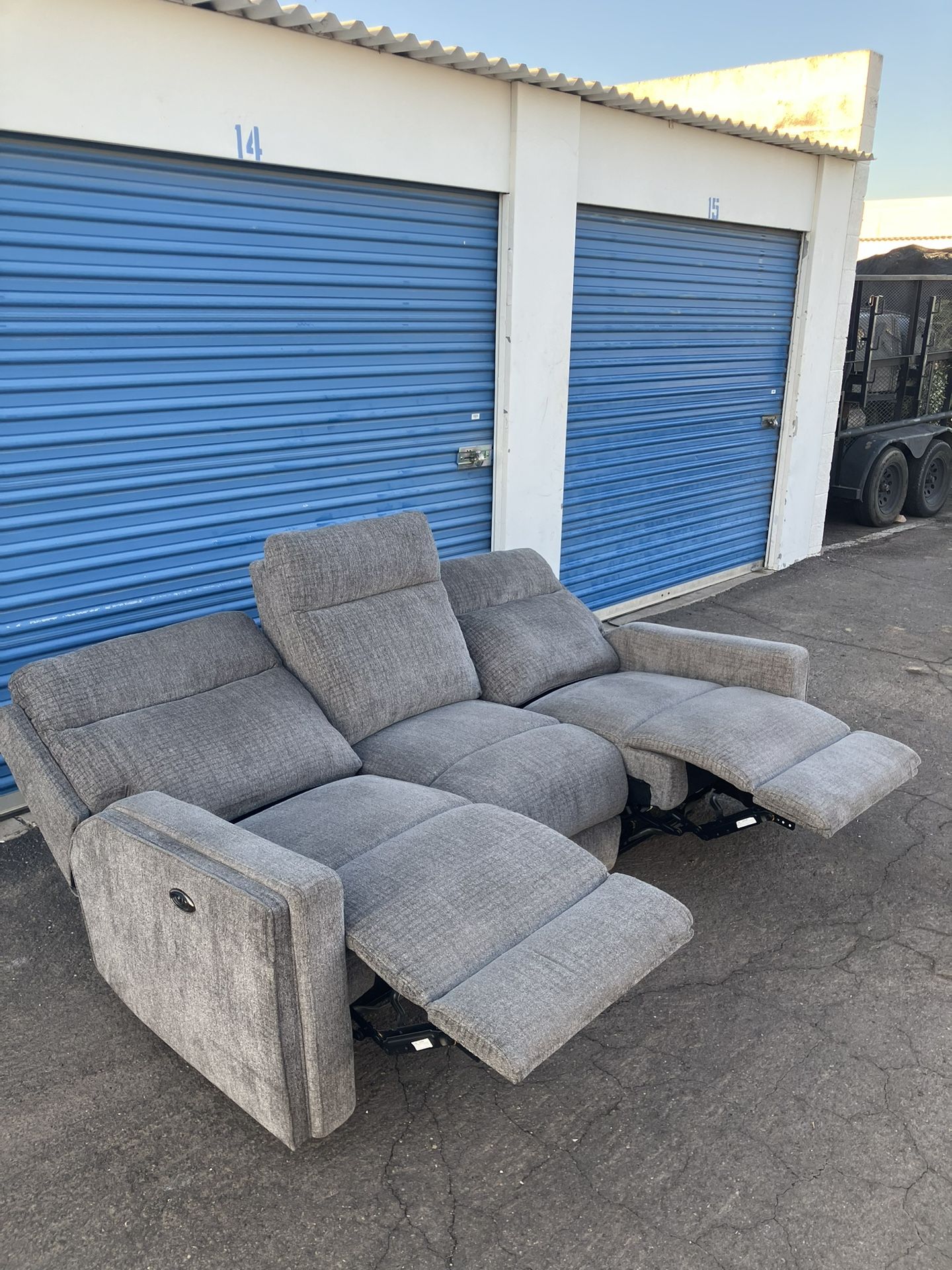 Can Deliver ~ Gray Recliner Sofa