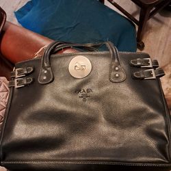 Beautiful Vintage Leather Purse Like New