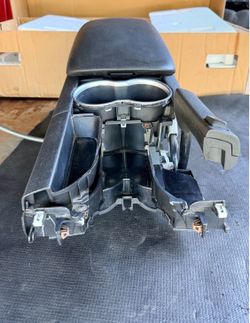 G8 Gt center console