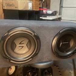 2 12's In Sealed Box With 3000 Watt Amp