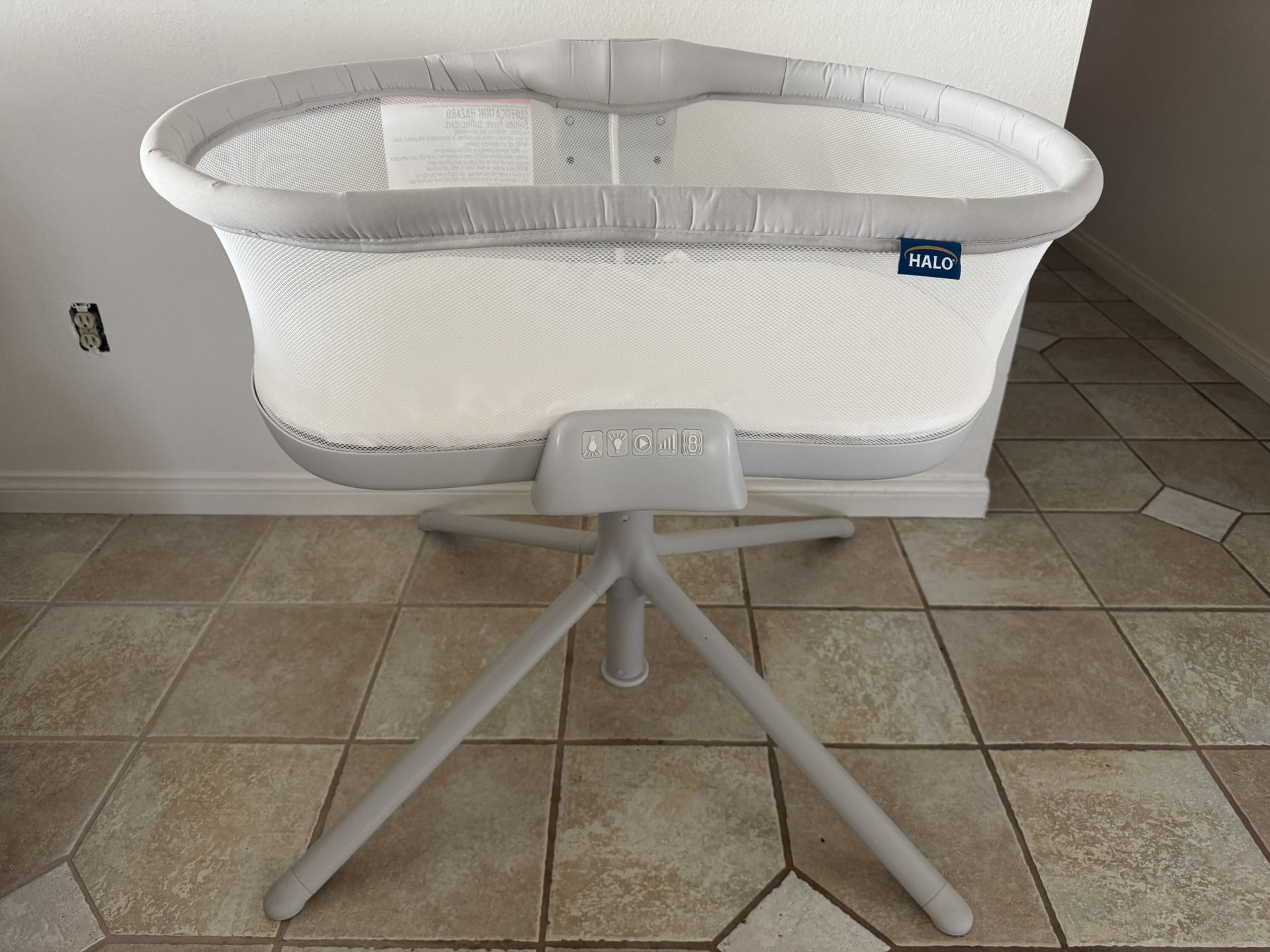 Halo Bassinest Soothing Swivel Sleeper 3.0 S