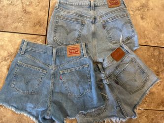 Women’s Levi’s Shorts Size 26 Bundle 