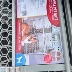 Expandable Pet Gates 3 Available $32 Each Size In Pictures