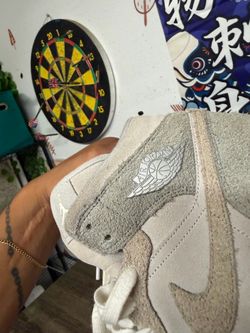 Air Jordan 1 gray particle women’s mid