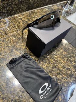 Oakley Radar