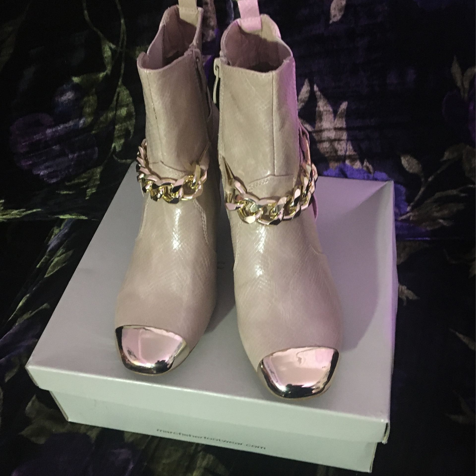Ankle Boots Beige Sized 10