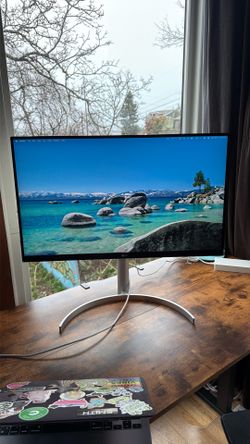 LG 27UN850-W 27” 4K UHD IPS Monitor (USB-C 60W, HDR10) – Excellent Condition