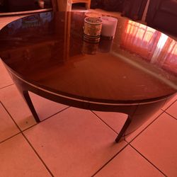 Coffee Table (. Round )