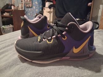 LeBron witness 7 nike