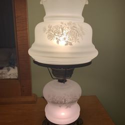 ANTIQUE ROMANTIC LAMP