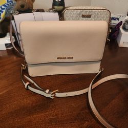 Micheal Kors Purse