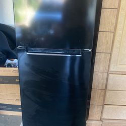 Magic Chef Refrigerator $250 Or Best Offer