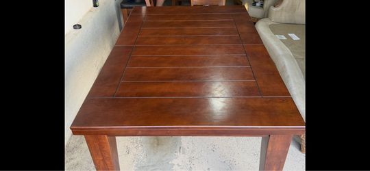 Dining table like new