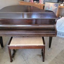 Howard Cincinnati Piano